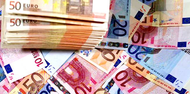 Evro je ojacao jer je slabljenje dolara pomoglo jedinstvenoj valuti da nadoknadi gubitke